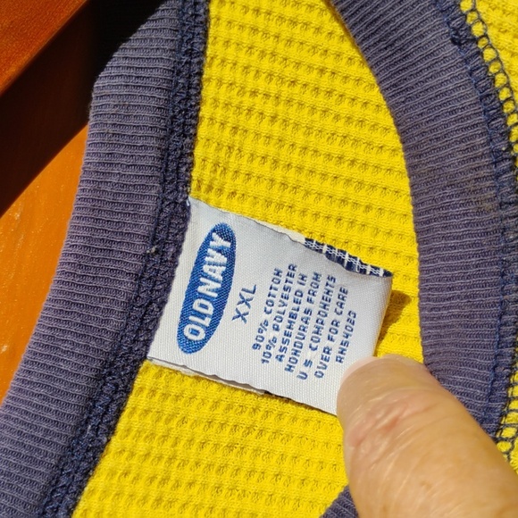 β Old Navy YELLOW & NAVY THERMAL LONG SLEEVE VINTAGE SHIRT Sz LG/XL - Picture 2 of 16